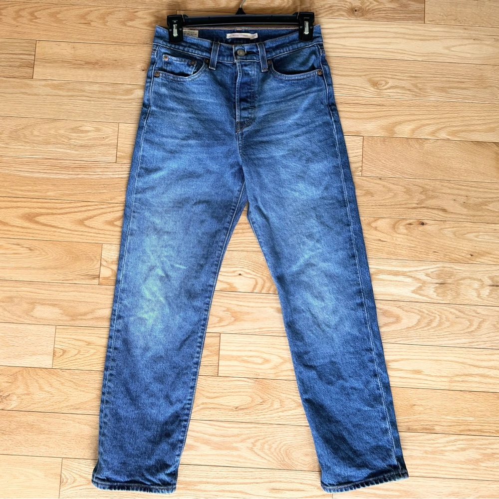 Levi’s Wedgie Straight jeans, 25 inches waist, 26 inches inseam